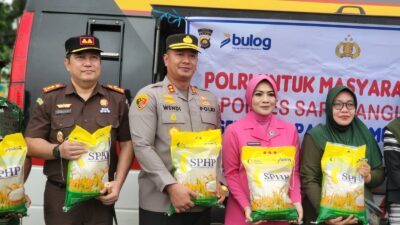 Polres Sarolangun Bersinergi dengan Pemkab Gelar Pangan Murah, Warga Antusias Serbu Beras Murah.