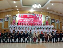 Dandim 0420/Sarko Letkol Inf Suyono, S.Sos, di Wakili Pabung 0420/Sarko Mayor Chk Dedi Afrizal, SH, MH, Hadiri Pengukuhan Paskibraka Kabupaten Sarolangun