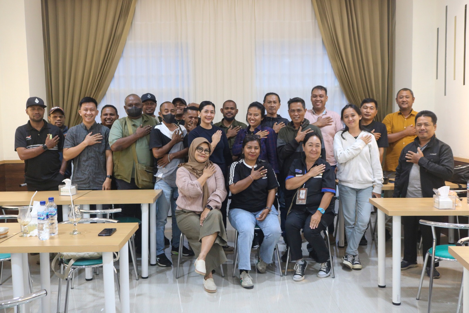 Satgas Ops Damai Cartenz Jalin Silaturahmi Dengan Wartawan Di Jayapura