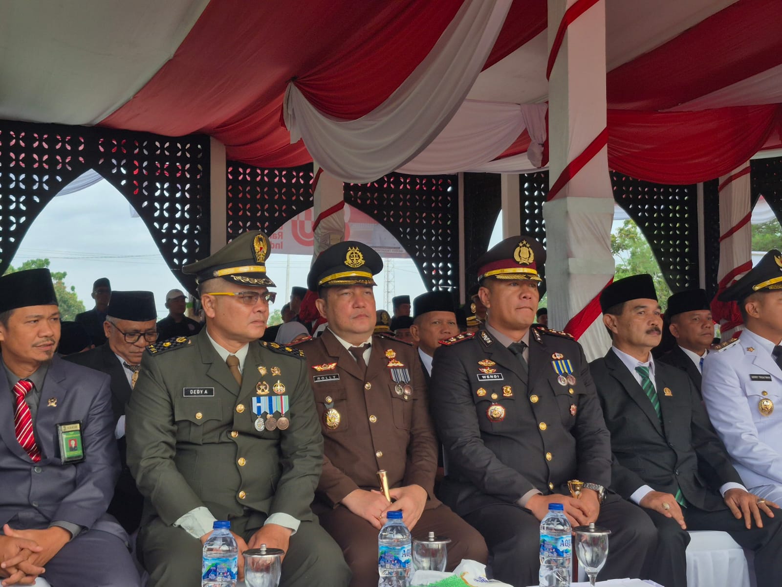 Dandim 0420/Sarko Letkol. Inf. Suyono. S.sos diwakili Pabung 0420/Sarko Mayor Chk Dedi Afrizal, SH, MH, Hadiri HUT Kemerdekaan RI ke-80