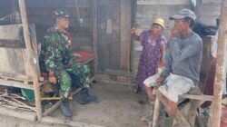 Babinsa Sarolangun Gencar Sosialisasikan Larangan Bakar Lahan, Sambangi Warga dari Rumah ke Rumah