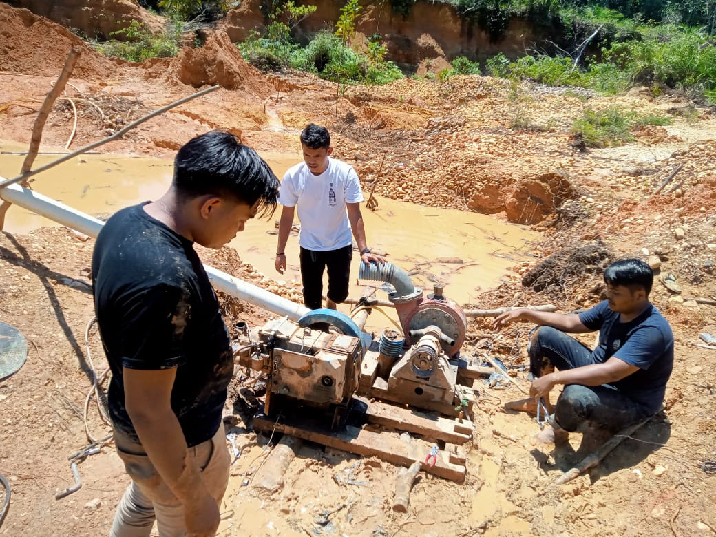 Unit Tipidter Satreskrim Polres Sarolangun Amankan dua pelaku PETI  pinggiran aliran sungai di Batang Rebah Desa Pulau Pandan Kecamatan Limun