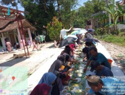 Warga kerosok Sindang mandi antusias ada ya pembangunan rabat beton RT.15 RW06 DESA payirapan kecamatan baros kabupaten serang 