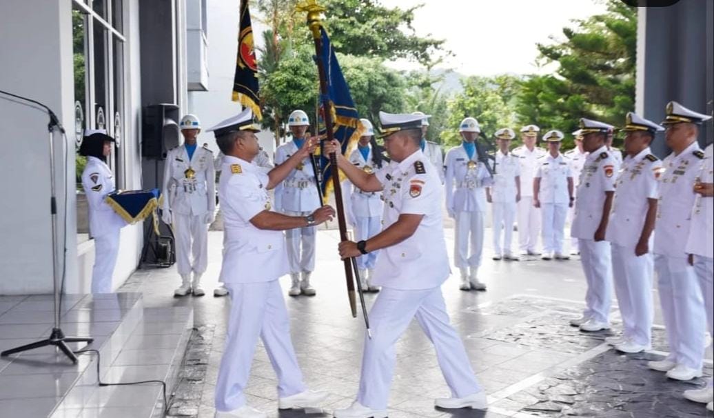 Dankodaeral II Padang Pimpin Serah Terima Jabatan Danlanal Bengkulu