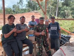 Pagi Yang Mendung ini, Wujudkan Keakraban, Babinsa Komsos dengan Warga Binaan