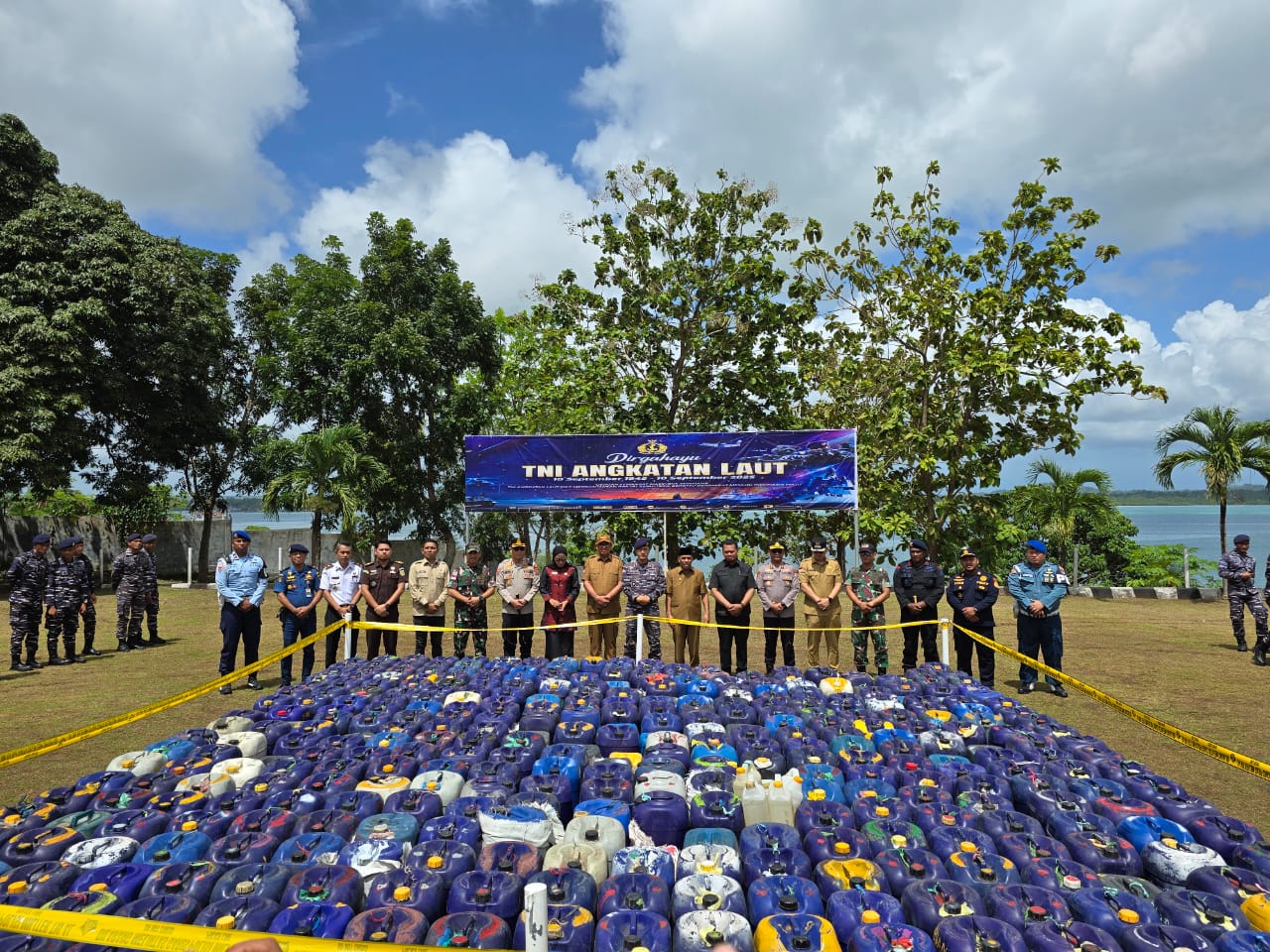Jaga Situasi dan Kondisi Tetap Kondusif, Lanal Tual Musnahkan Miras Jenis Sopi Puluhan Ton Liter