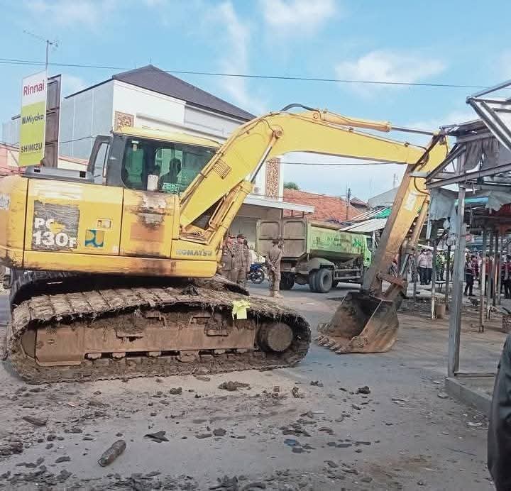 Pasar Darurat Desa Junjang Arjawinangun Resmi Ditertibkan Oleh Forkopimda Kabupaten Cirebon