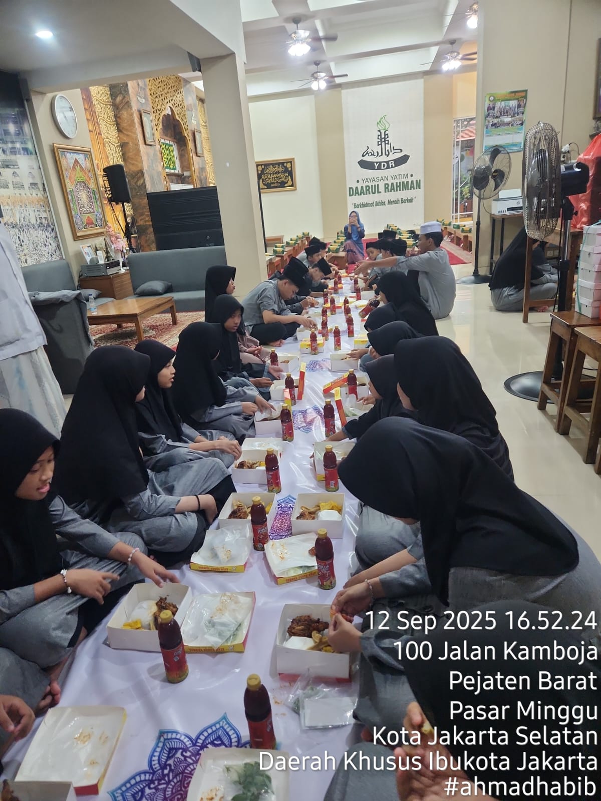 Anak Yatim Tersenyum Bahagia Dengan Jum’at Berkah Dari BRI BO Ampera