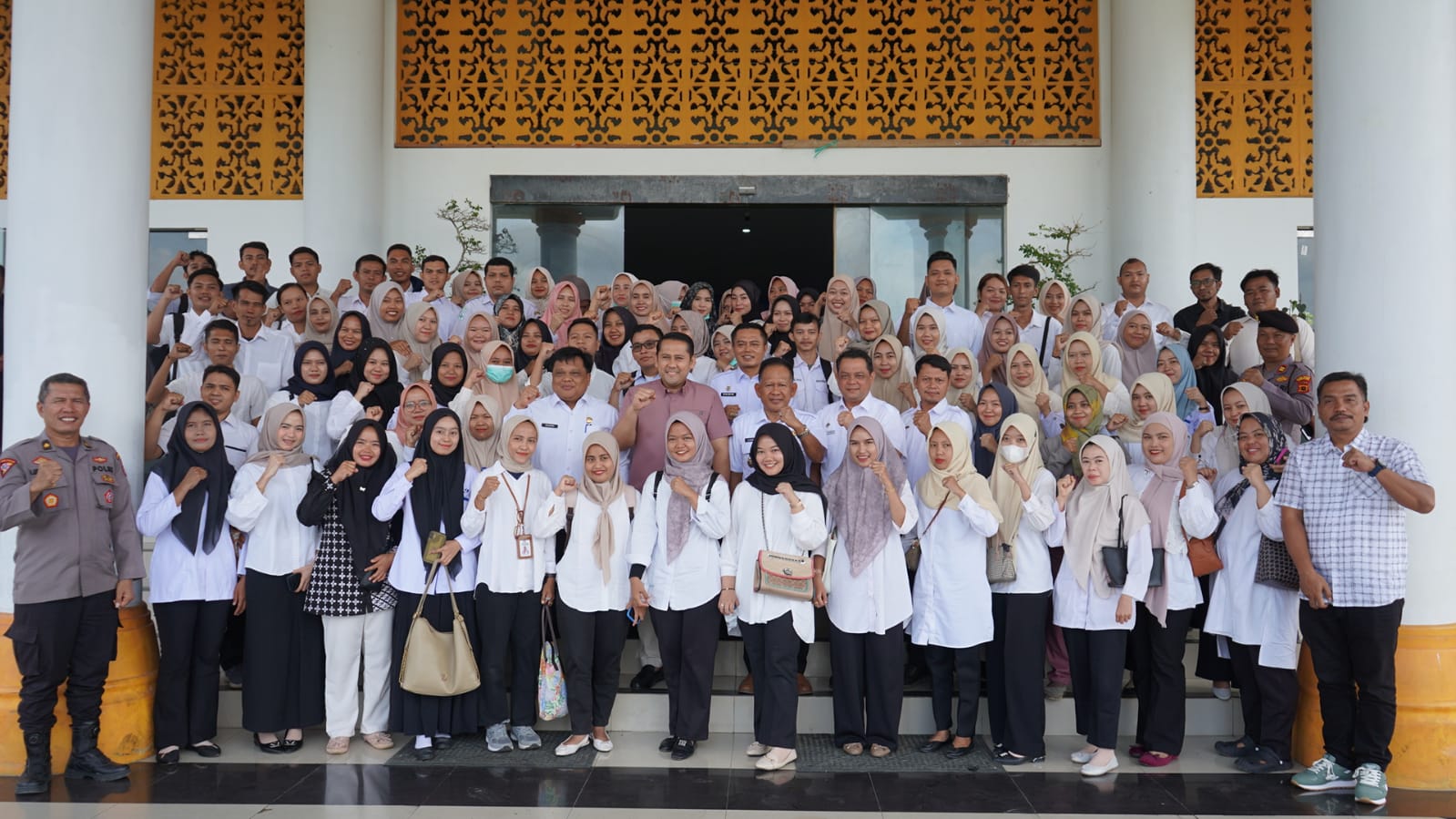 Bupati H M Syukur: Kita Tinggal Tunggu Kepastian Hukum Terkait Gaji Tenaga Honorer Lebih Dua Tahun Ikut CPNS Tak Masuk Database