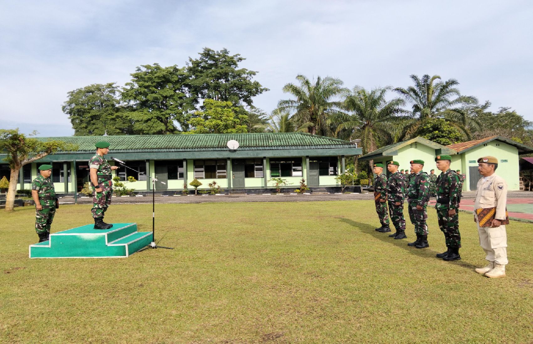 Dandim 0420/Sarko Pimpin Upacara Bulanan dan Sampaikan Amanat Pangdam XX/TIB*