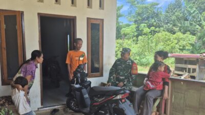 Pererat Silaturahmi, Babinsa Aktif Jalin Komsos dengan Warga Koto Baru