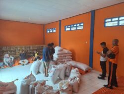 Kapolsek Pauh Iptu Afandi Anora turun langsung Kawal Pengiriman Jagung dari Pemdes ke Bulog Merangin