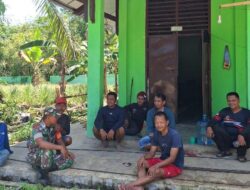 Pererat Silaturahmi, Babinsa Koramil 420-07/Sei Manau Laksanakan Komsos di Desa Guguk