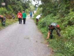 Babinsa Tumbuhkan Rasa Kebersamaan dengan Gotong Royong bersama