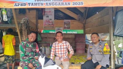 Wujudkan Sinergitas dan Keamanan Wilayah Babinsa dan Bhabinkamtibmas Ciptakan Keakraban dengan Aparat Desa Melalui Komsos