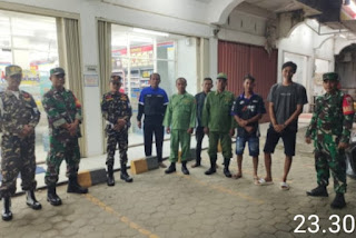 Babinsa Koramil 420-08/Tabir Pastikan situasi wilayah tetap aman, tertib, dan kondusif, khususnya pada malam hari Babinsa Koramil 420-08/Tabir Pastikan situasi wilayah tetap aman, tertib, dan kondusif, khususnya pada malam hari