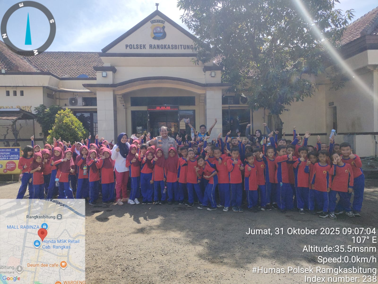 Puluhan Pelajar SDN 1 MC Barat Kunjungi Polsek Rangkasbitung Polres Lebak Puluhan Pelajar SDN 1 MC Barat Kunjungi Polsek Rangkasbitung Polres Lebak