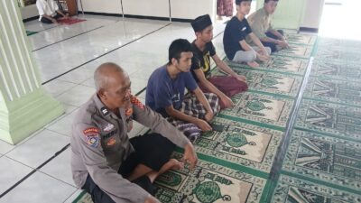Polsek Rangkasbitung Polres Lebak Melaksanakan Giat Sholat Jumat Keliling di Masjid Al-Huda Polsek Rangkasbitung Polres Lebak Melaksanakan Giat Sholat Jumat Keliling di Masjid Al-Huda
