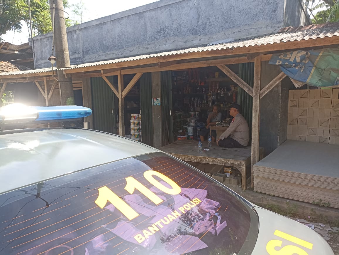 Anggota Polsek Rangkasbitung Polres Lebak Giat Patroli Temui Temui Pemilik Toko Matrial Anggota Polsek Rangkasbitung Polres Lebak Giat Patroli Temui Temui Pemilik Toko Matrial