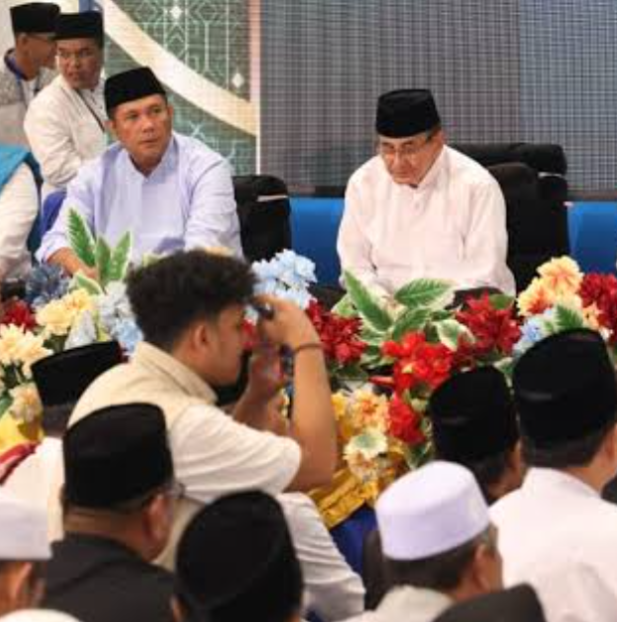 Ismeth Abdullah Hadir Duduk di Samping Kapolda Kepri Ismeth Abdullah Hadir Duduk di Samping Kapolda Kepri