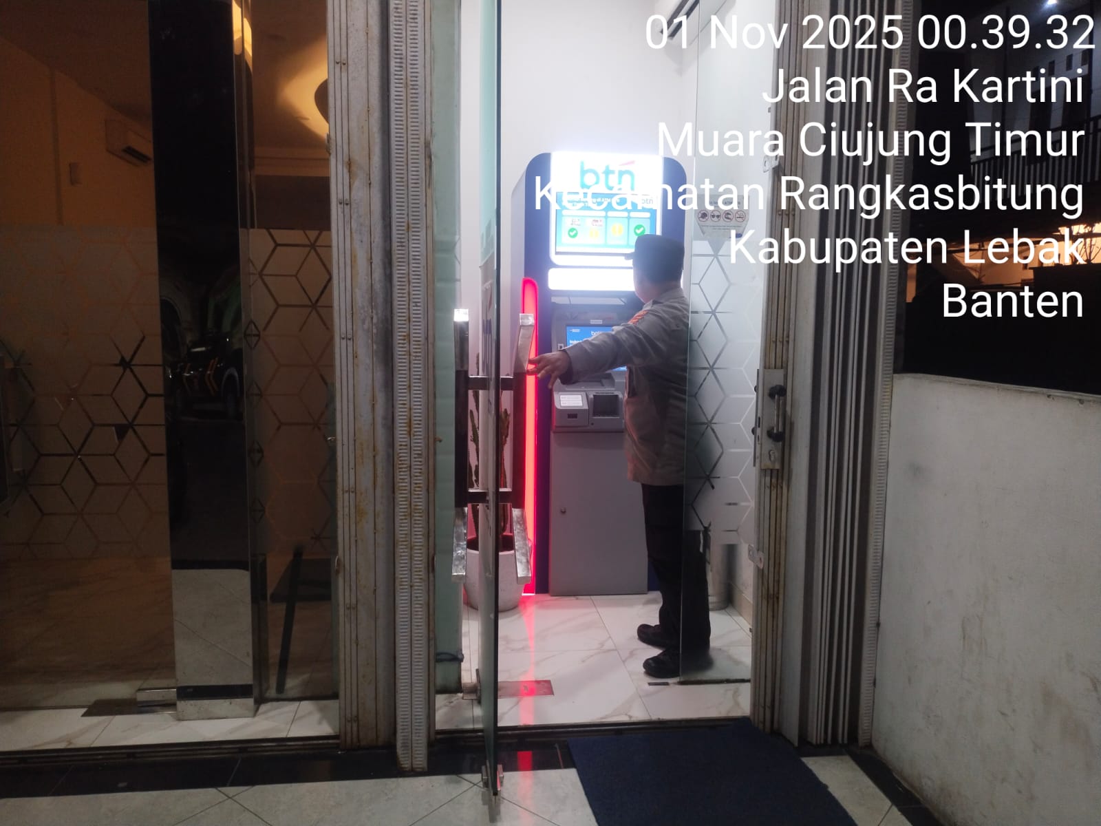 Polsek Rangkasbitung Polres Lebak Patroli Dialogis Cek Mesin Atm Bank BTN di Jalan RA.Kartini