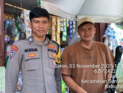 Anggota Bhabinkamtibmas Polsek Gunungkencana Sambang Warga Desa Gunungkencana dan Sampaikan Pesan Kamtibmas