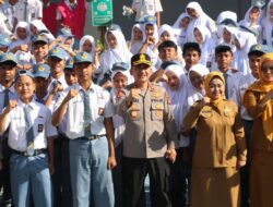 Berikan Motivasi, Kapolres Lebak Jadi Pembina Upacara di SMAN I Kalanganyar