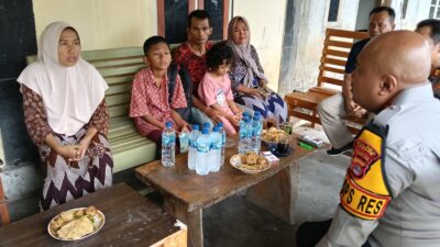 Kapolres Serang Tinjau Kondisi Warga Terdampak Paparan Zat Radioaktif Cesium 137 Kampung Sadang. Kapolres Serang Tinjau Kondisi Warga Terdampak Paparan Zat Radioaktif Cesium 137 Kampung Sadang.