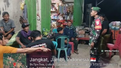 KORAMIL 420-05/JANGKAT GELAR KEGIATAN KOMSOS MALAM UNTUK TINGKATKAN KEAMANAN LINGKUNGAN KORAMIL 420-05/JANGKAT GELAR KEGIATAN KOMSOS MALAM UNTUK TINGKATKAN KEAMANAN LINGKUNGAN