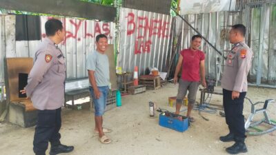 Kanit Samapta Polsek Rangkasbitung Polres Lebak Ajak Ngobrol Bareng Pemilik Bengkel Las Kanit Samapta Polsek Rangkasbitung Polres Lebak Ajak Ngobrol Bareng Pemilik Bengkel Las