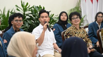 Terima Mahasiswa Sosiologi Universitas Airlangga, Wapres Minta Generasi Muda Kawal Program Prioritas Terima Mahasiswa Sosiologi Universitas Airlangga, Wapres Minta Generasi Muda Kawal Program Prioritas