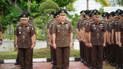 Kajati Kepri J. Devy Sudarso Pimpin Upacara Hari Pahlawan: “Teladani Kesabaran, Keikhlasan, dan Semangat Juang Para Pahlawan”