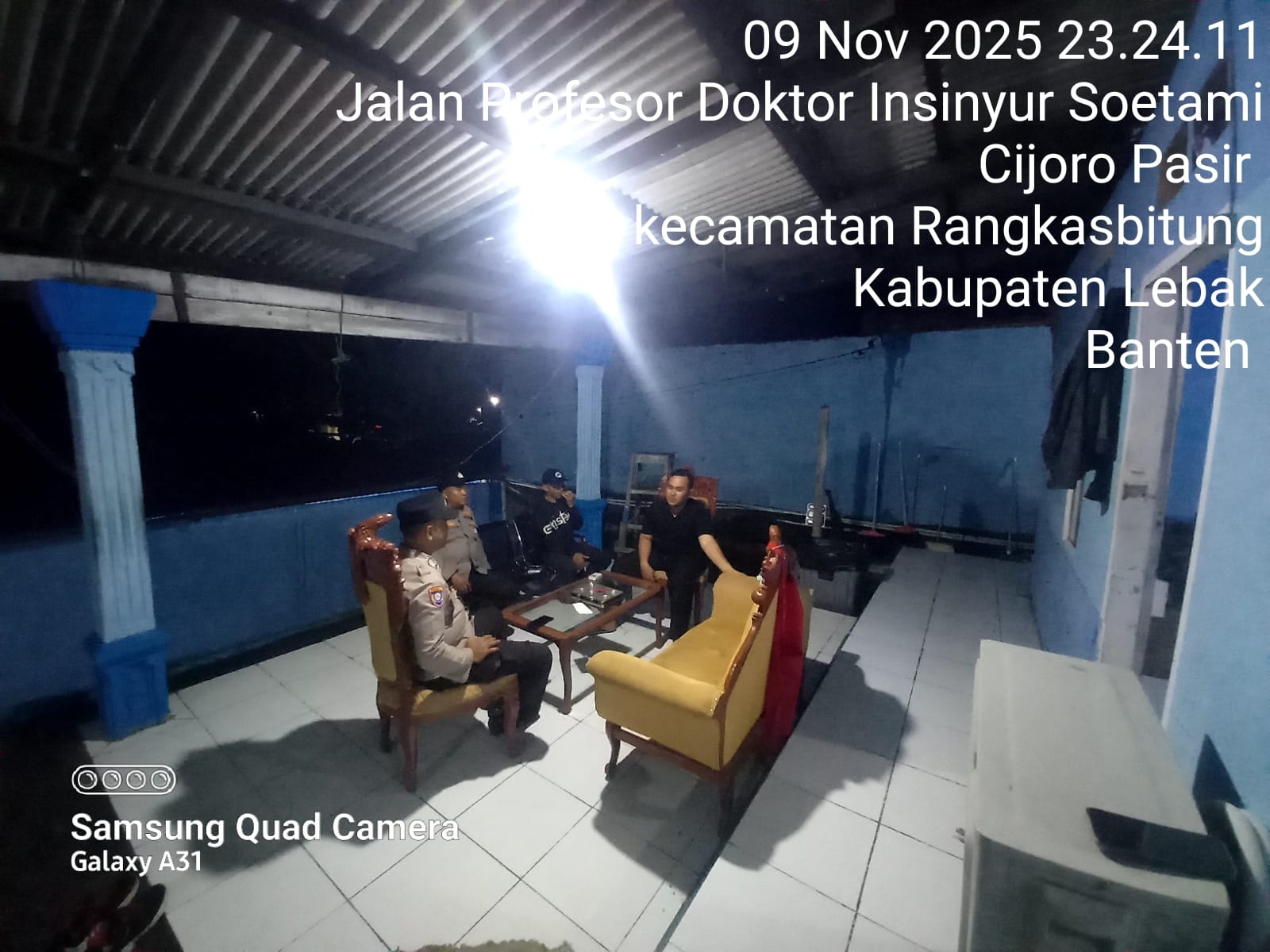 Ps.Kanit Provos Polsek Rangkasbitung Polres Lebak Melaksanakan Patroli Ke Pemukiman dan Temui Warga Masyarakat