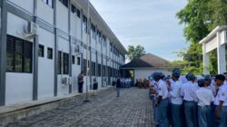 Ps.Kanit Binmas Polsek Rangkasbitung Polres Lebak Jadi Pembina Upacara di SMAN 4 Rangkasbitung