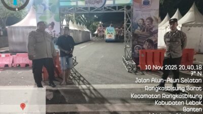 Anggota Polsek Rangkasbitung Polres Lebak Giat Patroli Ke Festival Litelasi di Alun-alun Rangkasbitung