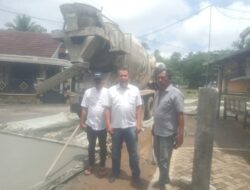 Pembangunan Proyek Jalan Rabat Beton di Desa Banjarsari
