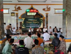 Bhabinkamtibmas Polsek Cimarga Polres Lebak Hadiri Pengajian Ulama dan Umaro Di Mesjid Jami Arriyaduttaqwa Desa Intenjaya Cimarga.