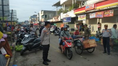 Polsek Rangkasbitung Polres Lebak Giat Patroli Dialogis Ke Pasar Rangkasbitung di Jalan RT.Hardiwinangun Polsek Rangkasbitung Polres Lebak Giat Patroli Dialogis Ke Pasar Rangkasbitung di Jalan RT.Hardiwinangun