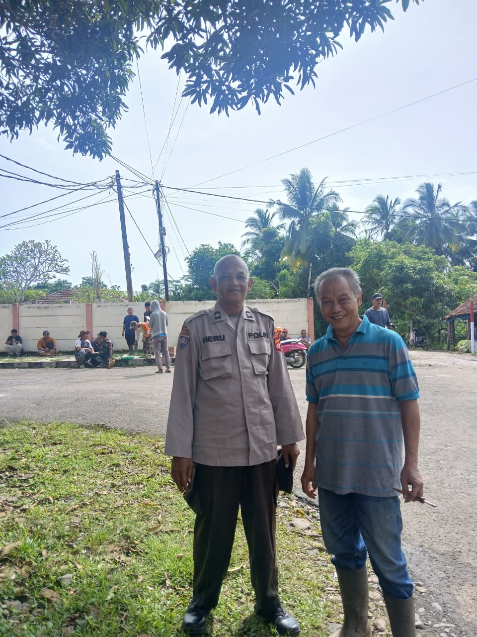 Jalin Silaturahmi,Kanit Binmas Polsek Rangkasbitung Polres Lebak Temui Tokoh Masyarakat Kampung Ancol