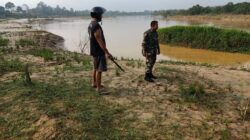 Babinsa Koramil 04/Sarilangun Bersama Warga Patroli Daerah Rawan Longsor dan Banjir Babinsa Koramil 04/Sarilangun Bersama Warga Patroli Daerah Rawan Longsor dan Banjir