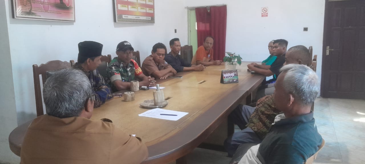 Giat Komsos Sebagai Sarana Keharmonisan Keakraban Babinsa, Perangkat Desa dan Warga Binaan#