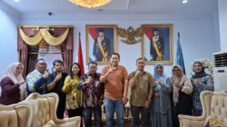 Bupati M. Syukur, Dua Guru Berprestasi Siap Harumkan Nama Merangin di Tingkat Nasional Bupati M. Syukur, Dua Guru Berprestasi Siap Harumkan Nama Merangin di Tingkat Nasional