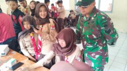Babinsa Dampingi Skrining Kesehatan Siswa SMK I Selo, Wujud Sinergi TNI dan Tenaga Medis Jaga Generasi Sehat