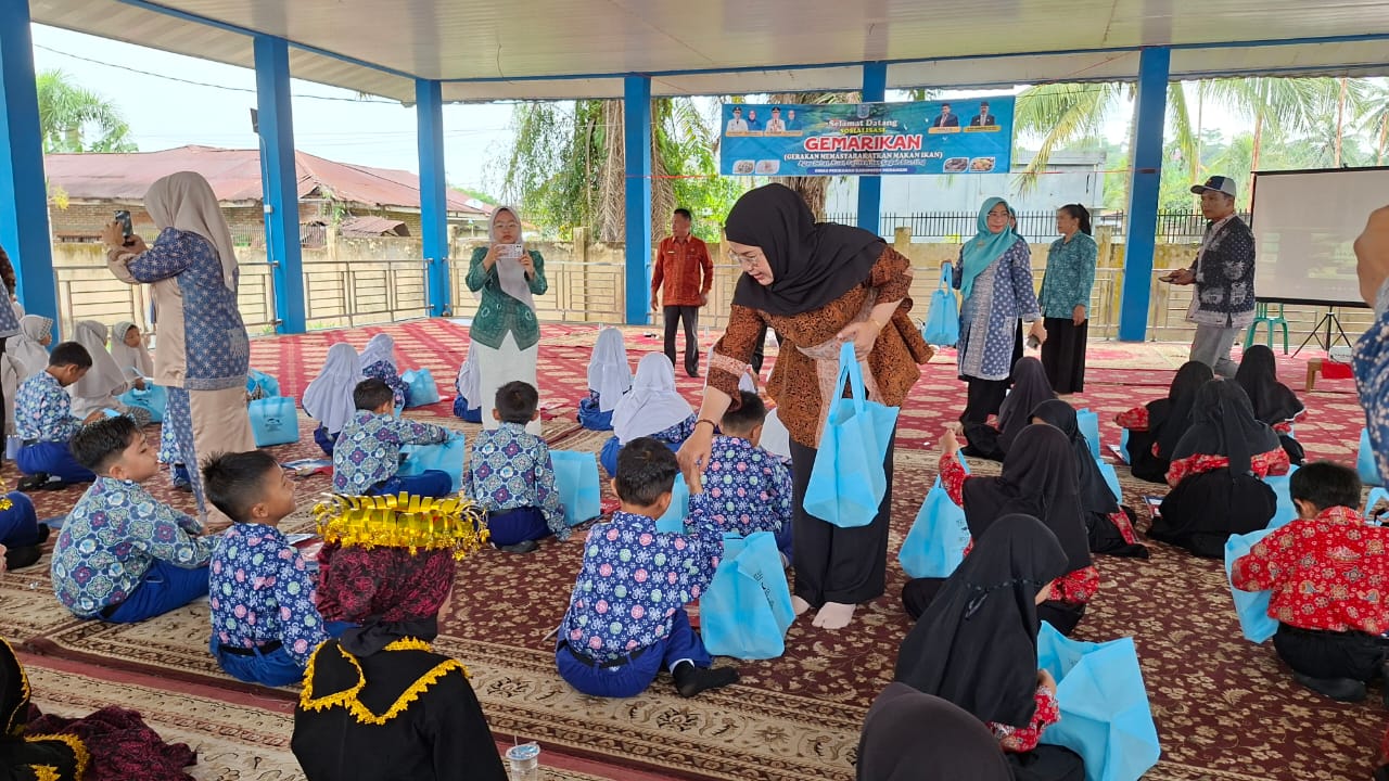 Sasar Pelajar Usia Dini, Merangin Gencarkan Gerakan Gemar Makan Ikan
