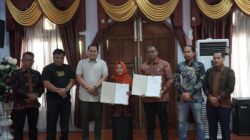 Tingkatkan PAD, Bupati Merangin Teken MoU dengan PLN soal PBJT dan PJU Tingkatkan PAD, Bupati Merangin Teken MoU dengan PLN soal PBJT dan PJU