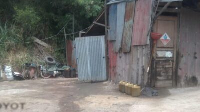 Mobil Tengki BBM Bersubsidi Jenis Solar Kepergok Kencing Digudang Mafia Minyak Bersubsidi Wilayah Way Lunik Diduga Ada Oknum Yang Terlibat Berinisial HD