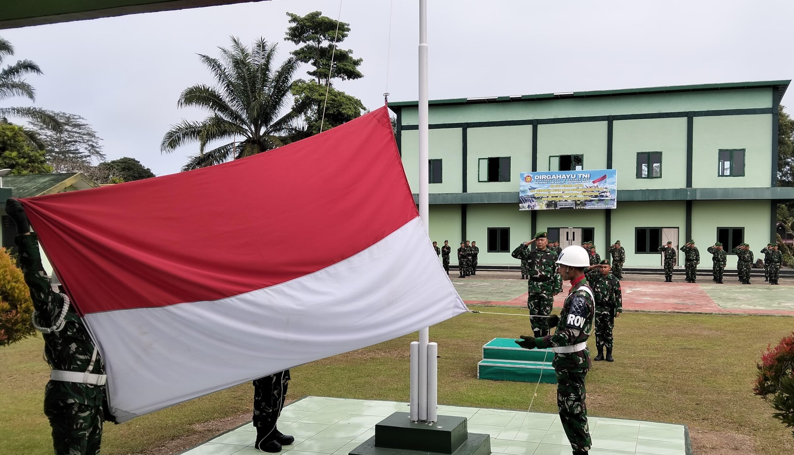 Upacara Mingguan di Makodim 0420/Sarko Berlangsung Khidmat, Tekankan Solidaritas dan Kesiapsiagaan Bencana