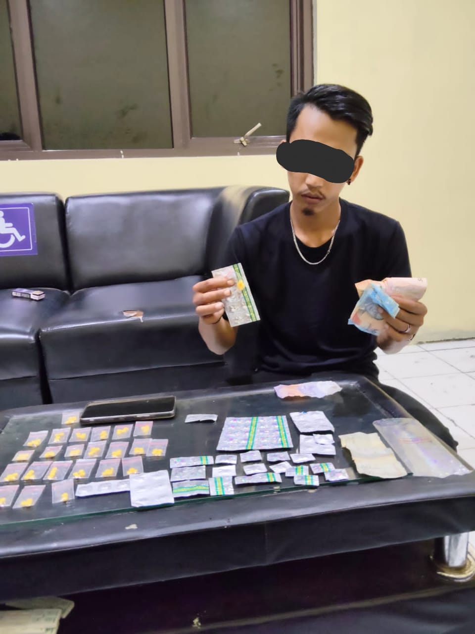 Edarkan Obat Tanpa Izin Edar, Warga Kalanganyar Diamankan Sat Resnarkoba Polres Lebak