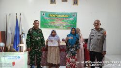 Kanit Binmas Polsek Rangkasbitung dan Babinsa Monitoring Penyaluran BLT DD Desa Cimangeunteng