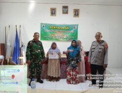 Kanit Binmas Polsek Rangkasbitung dan Babinsa Monitoring Penyaluran BLT DD Desa Cimangeunteng